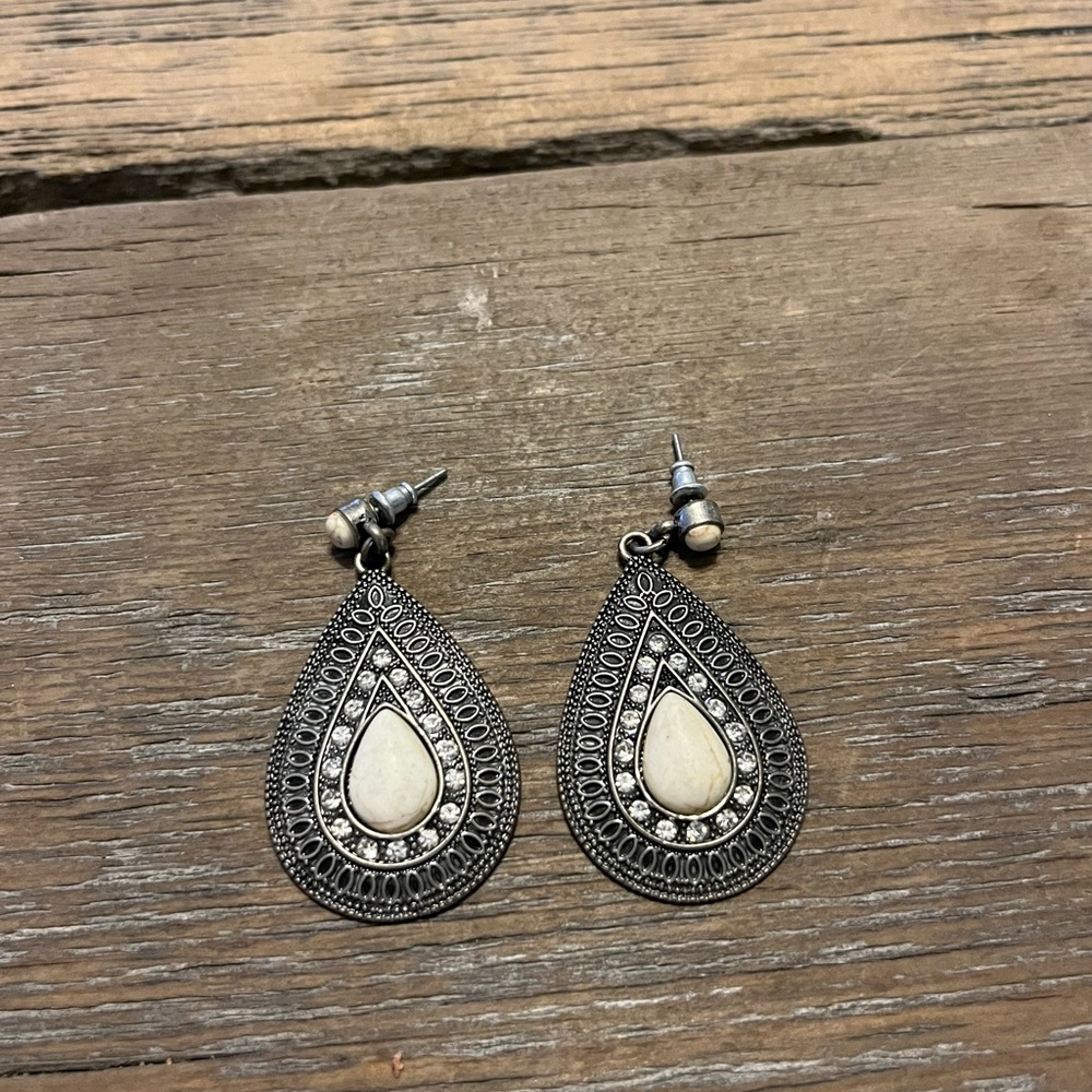 Teardrop earrings